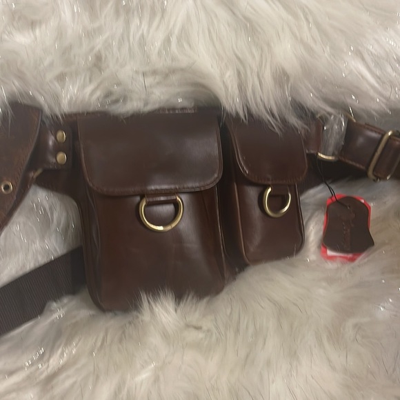 New!!! Beautiful Vicenzo Leather Fanny pack - Picture 3 of 4